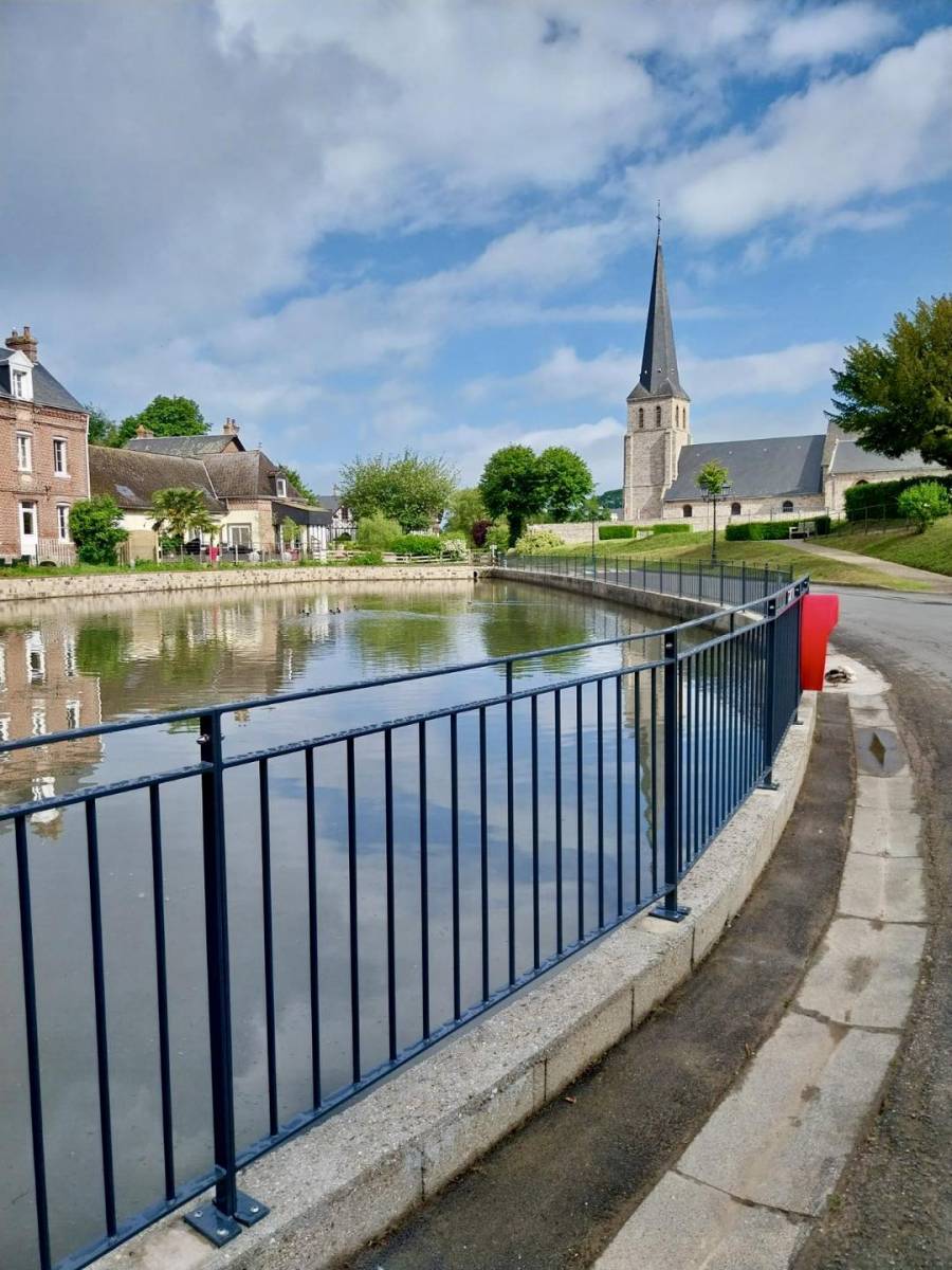 Installation de garde-corps métalliques sur une distance de 90m près de Saint Valery en Caux 76