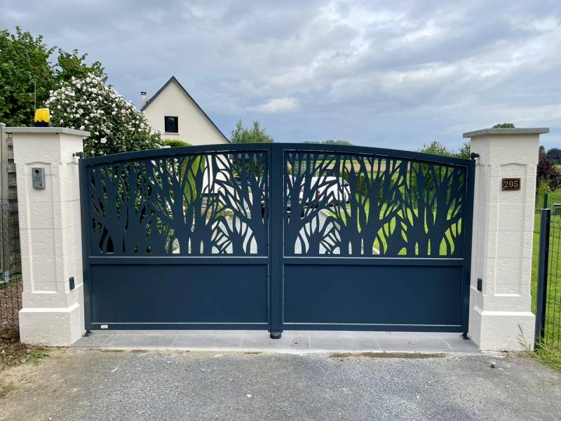 Installation de portails coulissants et battants métalliques avec motorisation CAME et découpe plasma sur mesure sur Dieppe 76